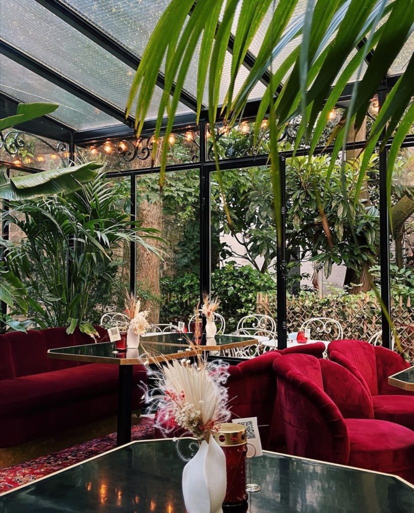 6 Beautiful Hidden Restaurant Terraces in Paris